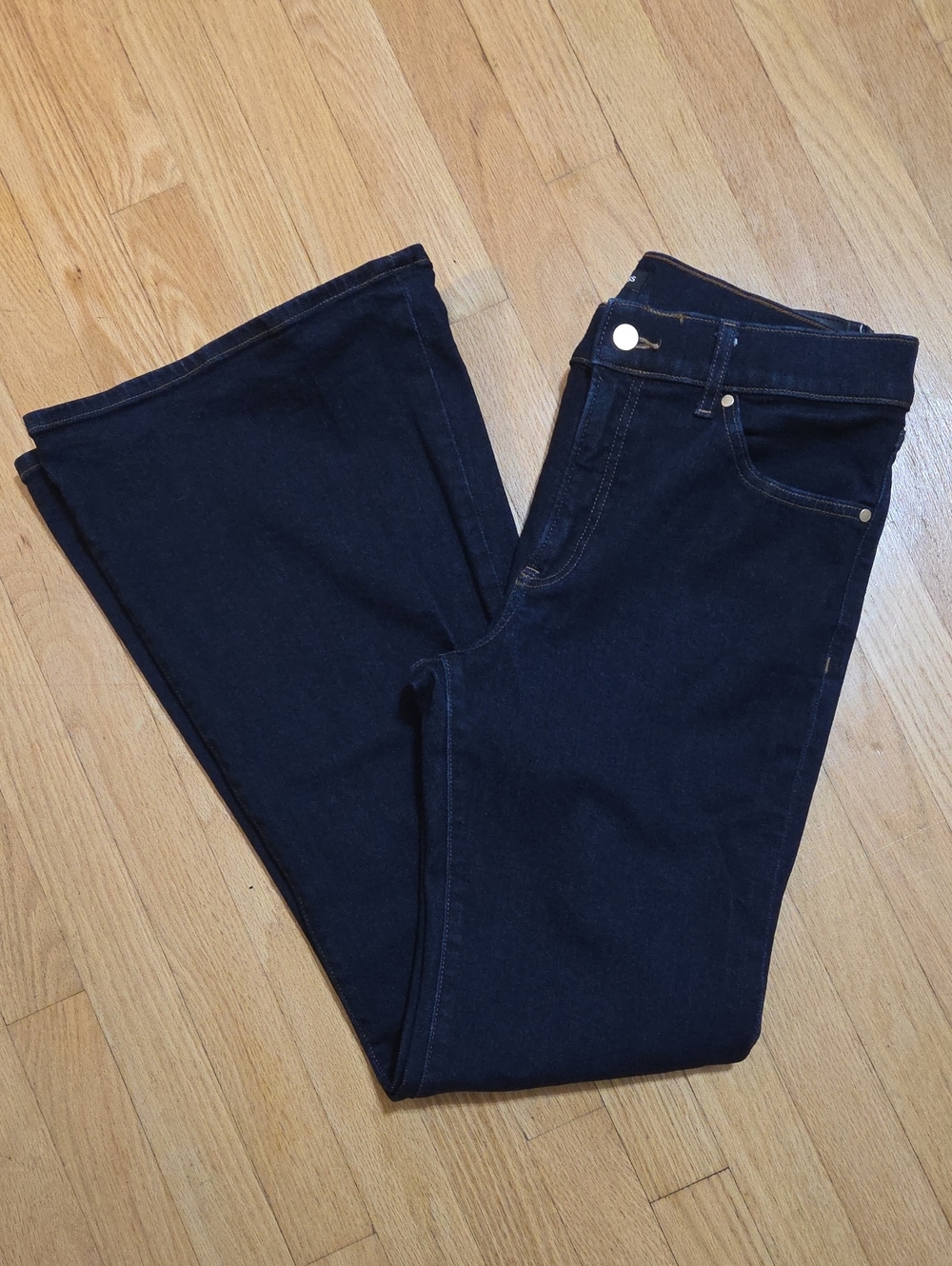 Express - 70s Flare Mid Rise